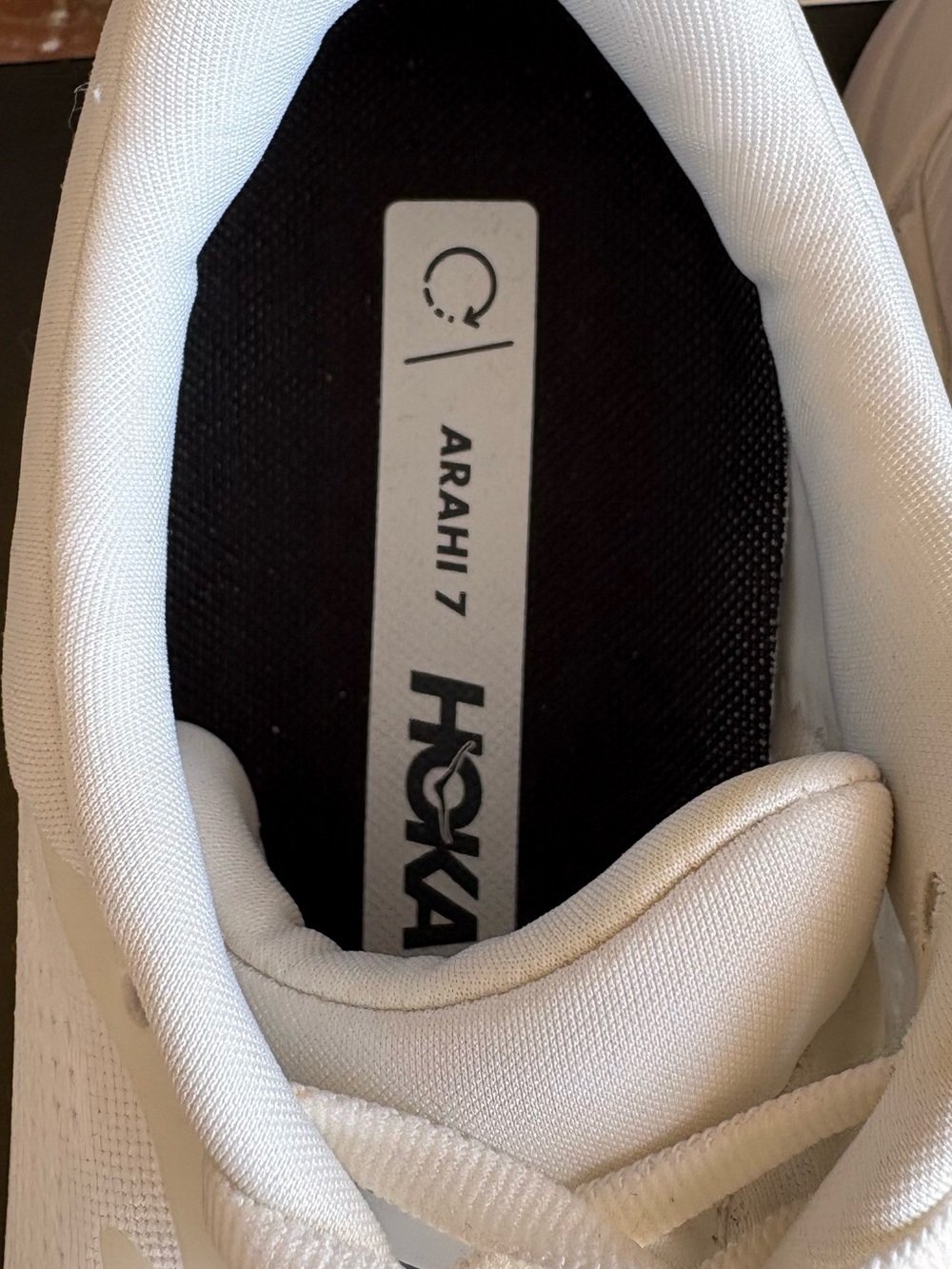 Hoka Arahi 7 Running Shoes White Sneakers Size 9 2E (Wide) - Picture 4 of 14